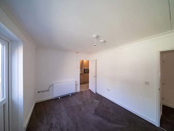 Lord Gort Close Apartment