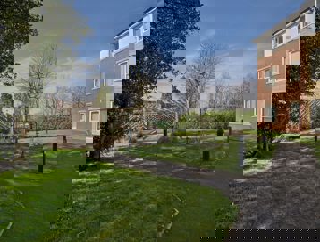 Mendell Court 9