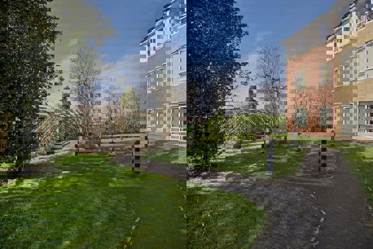 Mendell Court 9
