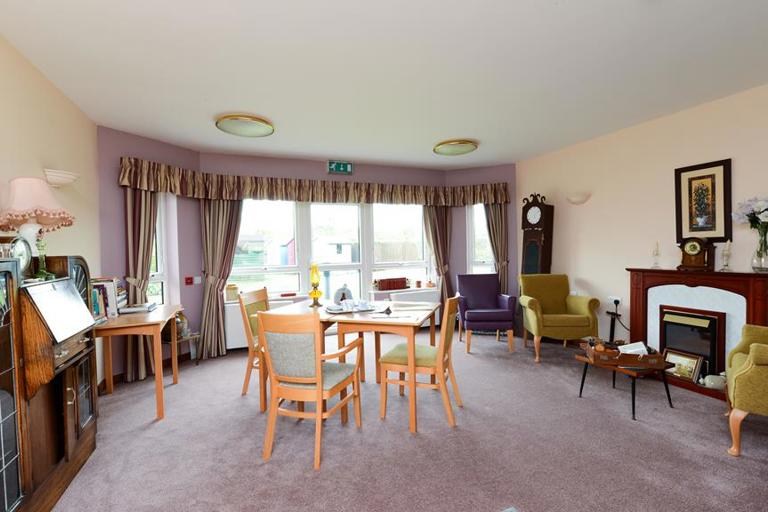 3925 Holm Court 004