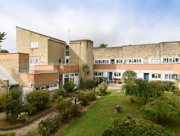 H21 Charles Dalton Court 9