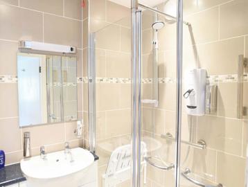 Bromfield Court Apartment Bathroom