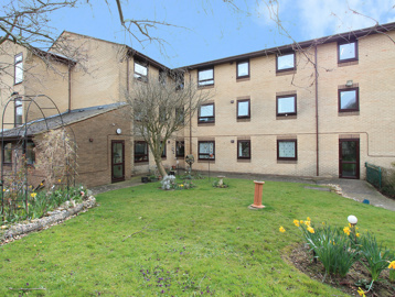 2434 Fitz Walter Court 002