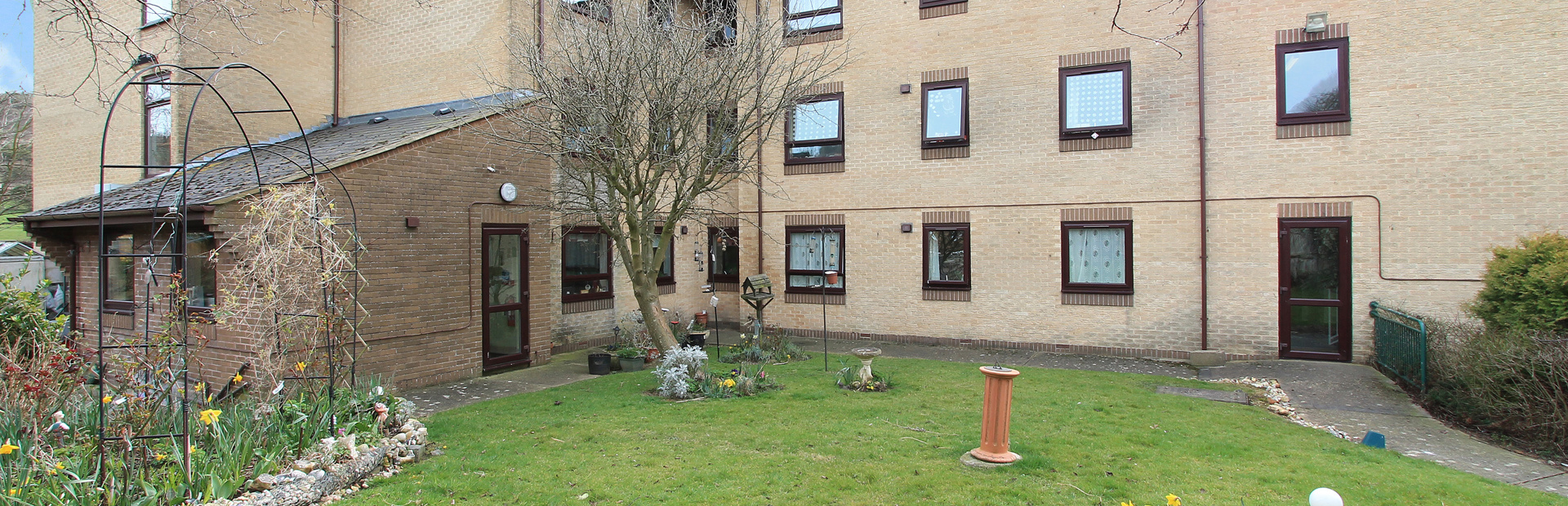 2434 Fitz Walter Court 002