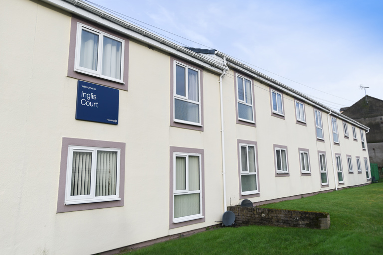 H21 Inglis Court 8