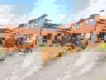 2117 Temple Court 001