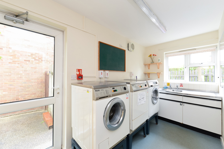 3002 Gloucester Court 004