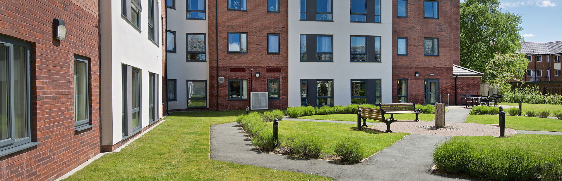 2516 Kingsway 004