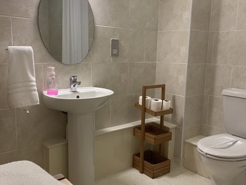 EC Willowfields Village Guestroom Bathroom