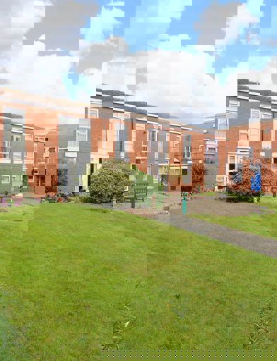 Roland Rutter Court 011 