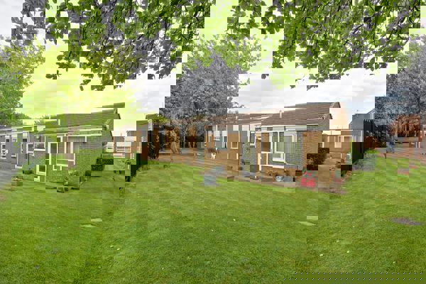 Meakin Court Dn40 02