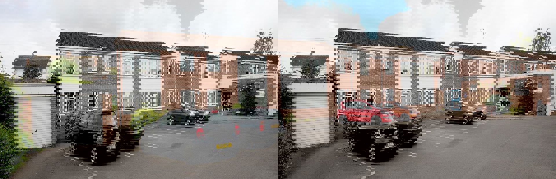 Leonard Houlden Court 002