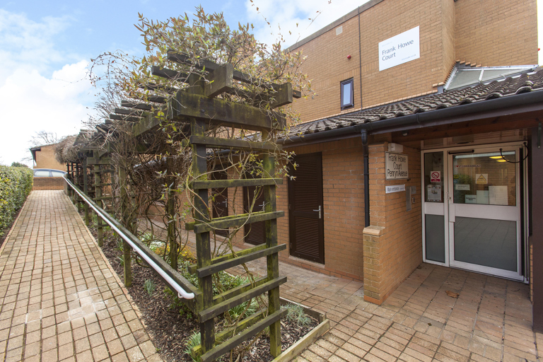 0408 Frank Howe Court 002