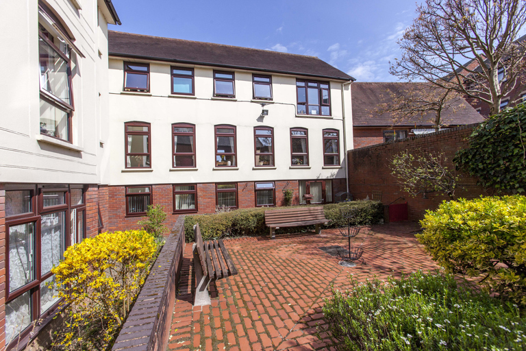 2103 Fuller Court 009