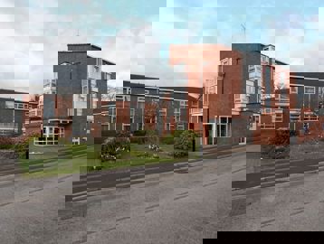 1910 Latham Court 002