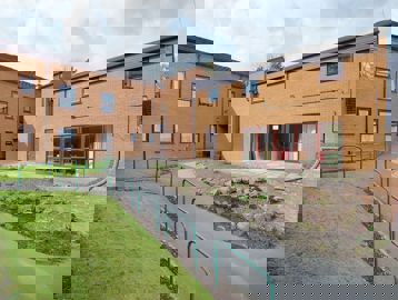 Barnes Court 011