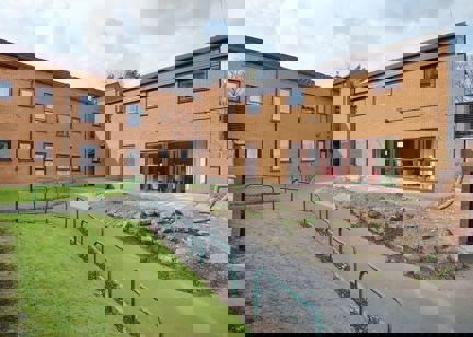 Barnes Court 011