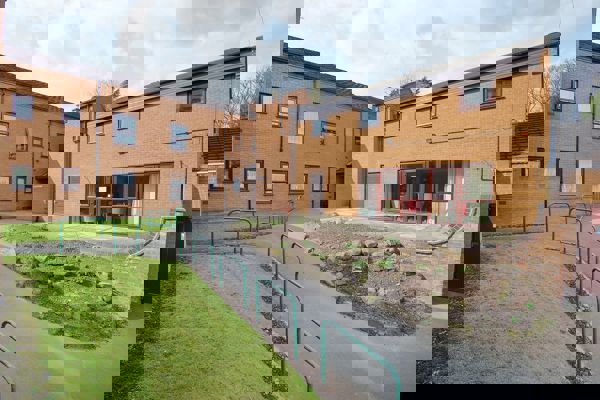 Barnes Court 011