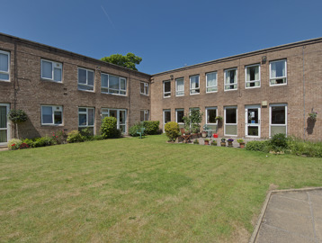 Lord Kitchener Court M33 07