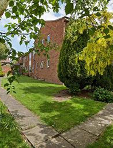 A photo of the communal garden at Devonshire Court 
