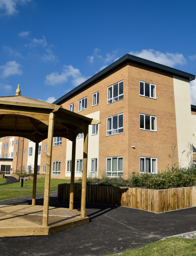 4327 Oakley Gardens 003 