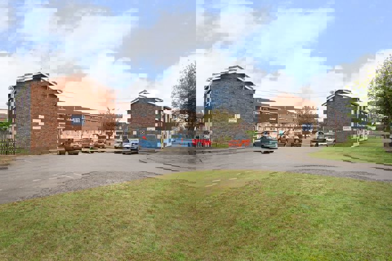 Jellicoe Court Dn16 01