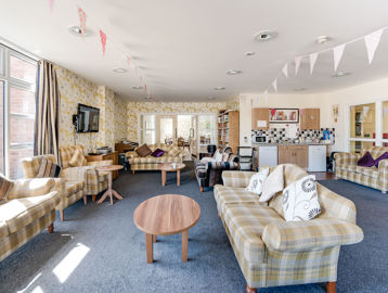 Falcon Court 2