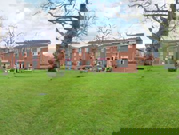 Viscount Cobham Court 03