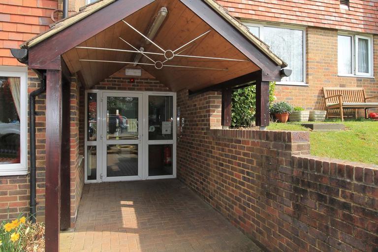 2412 Charles Busby Court 002