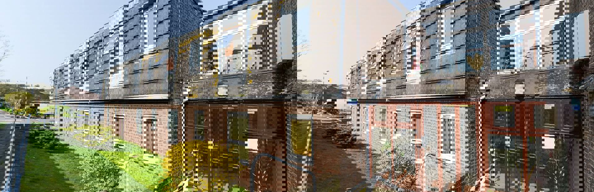 Ellis Gordon Court 001
