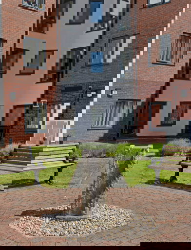 2516 Kingsway 005 