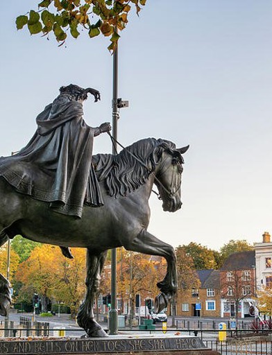 Banbury Cross At Sunrise In Autumn Tim Gainey 