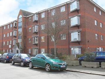 Irene Astor Court 003