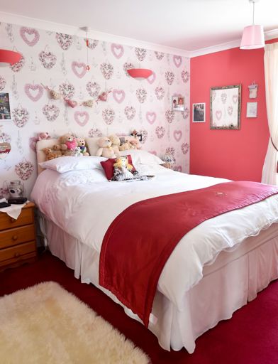 Double bedroom in a resident's apartment 