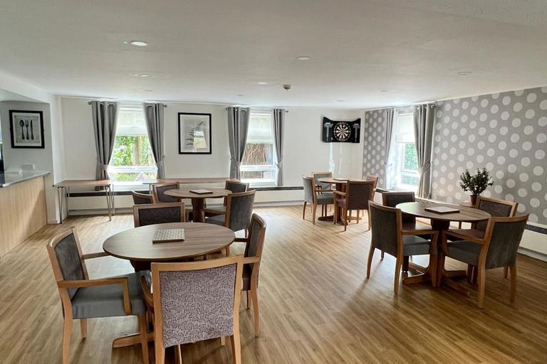 Cafe Gerald Palmby Court