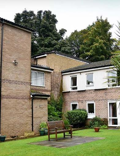 Bretherton Court Exterior And Garden 