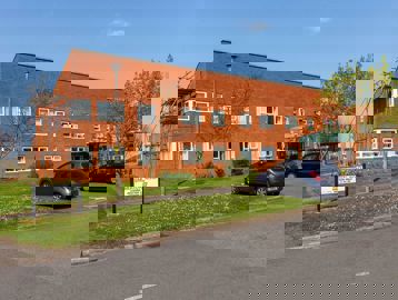 Edward Arnold Court 003