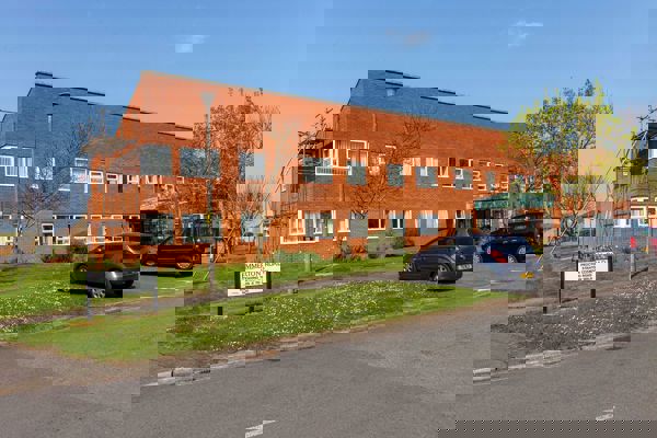 Edward Arnold Court 003