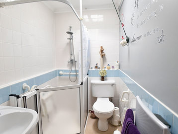 Kipling Court Bathroom