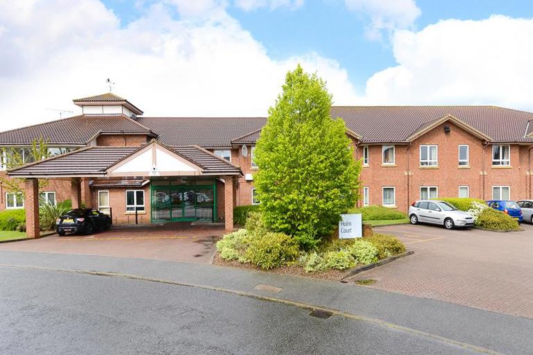 3925 Holm Court 001