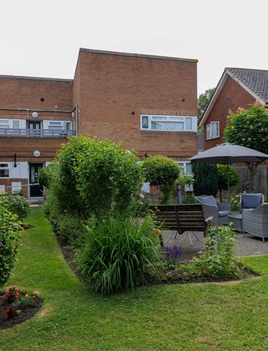 Gardens at Drake Court 