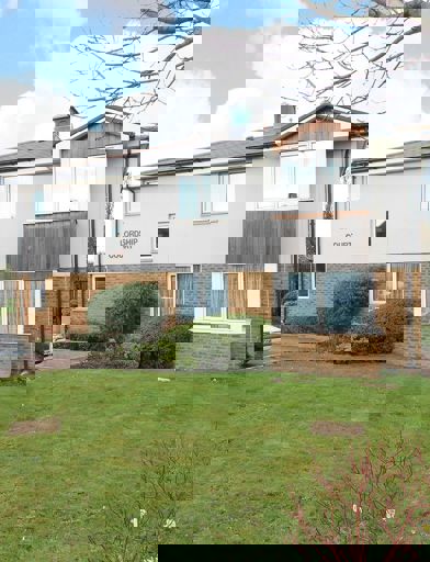 1735 Lordship Court 003 