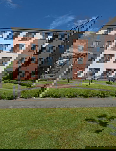 2516 Kingsway 006