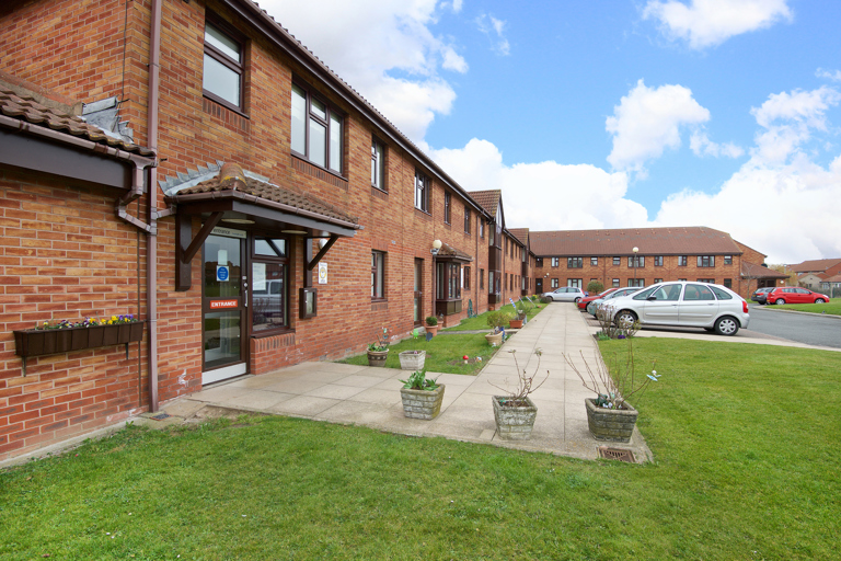 0711 Hollis Court Middsbro 002