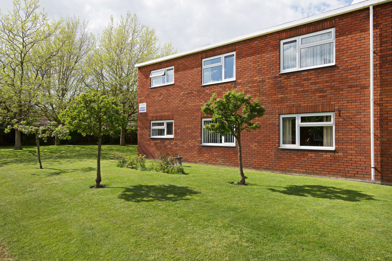 Brough Court Dn35 02