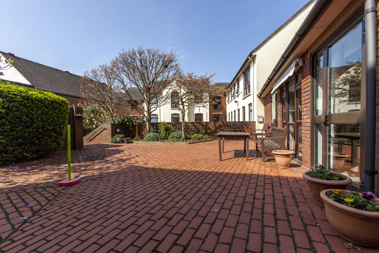 2103 Fuller Court 004