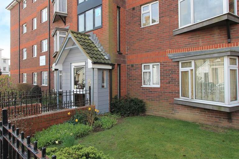 2433 Irene Astor Court 001