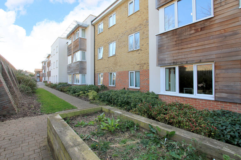 Buckland Court 8