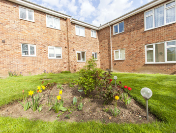 Howard Court 004