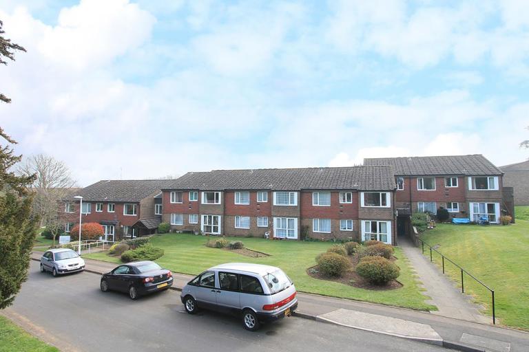 Charles Busby Court 007